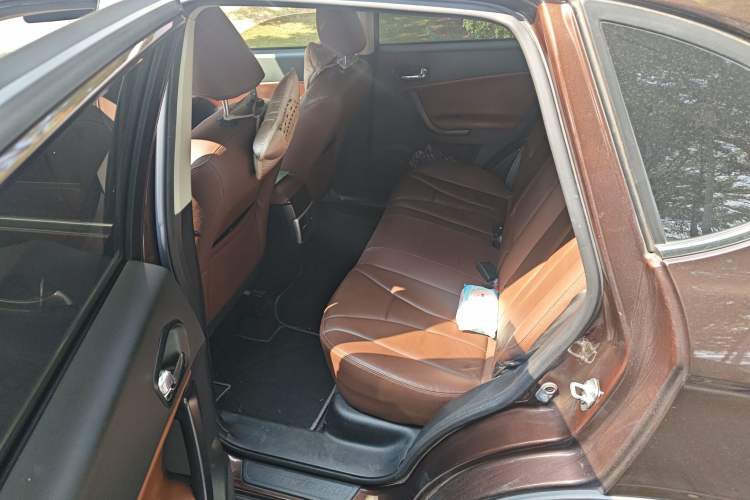 Used GAC Trumpchi GS5 2013 1.8T Automatic Two-Wheel Drive Elite Edition Left Rear Seat