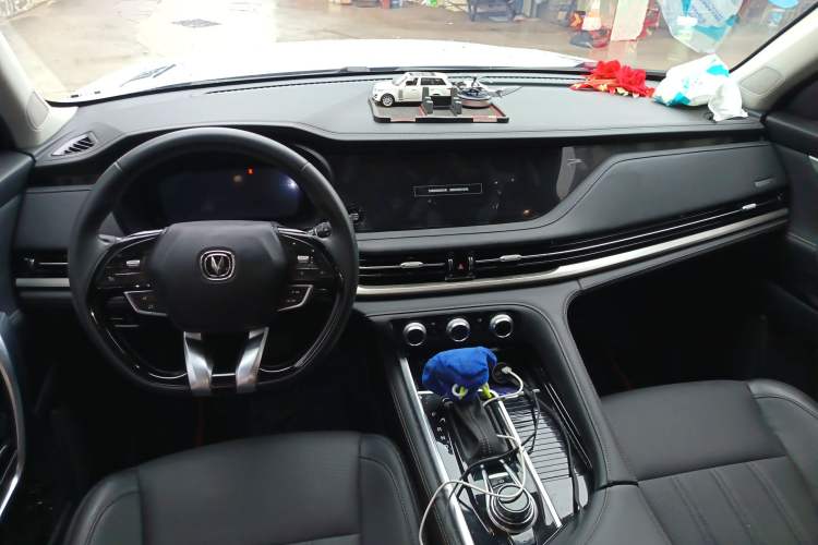 Used Changan CS95 2021 2.0T Two-Wheel Drive Luxury Version
