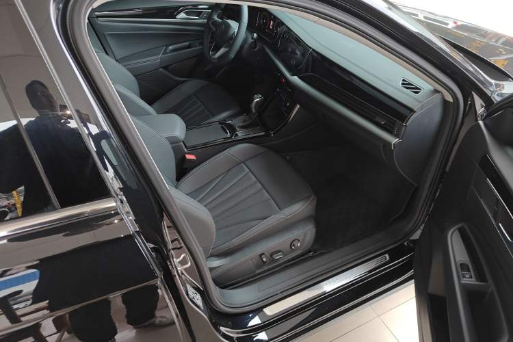 Used Volkswagen Passat 2026 Model, Outstanding 380TSI Xingkong Longteng Edition Right Front Seat