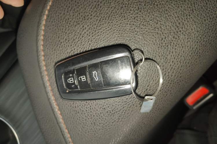 Used Toyota Camry 2021 2.0G Luxury Edition Vehicle Key