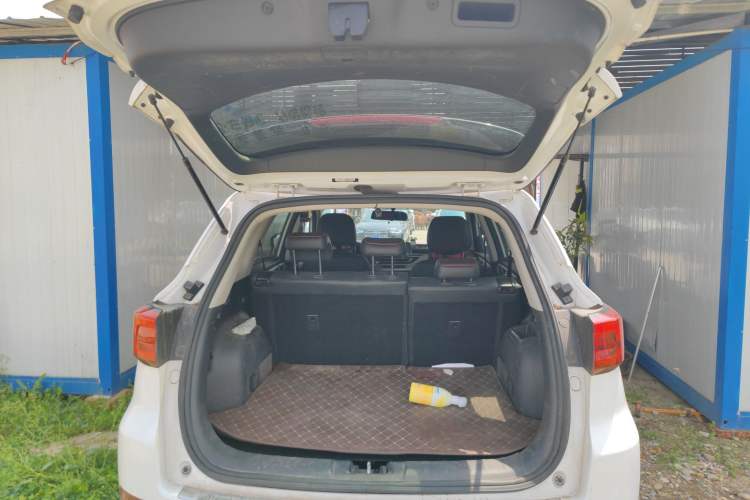 Used CHANGAN CS75 2018 280T Automatic Smart Edition China V-standard Trunk