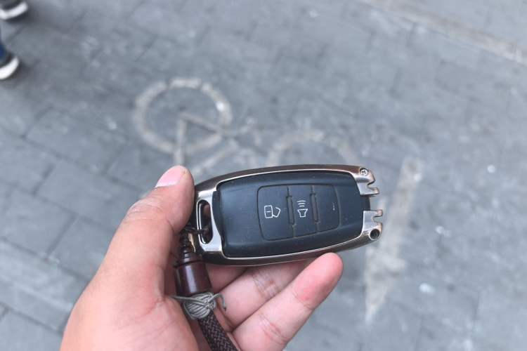 Used Haval H6 Coupe 2015 Blue-Label Facelift 2.0T Manual Two-Wheel Drive Urban Version
