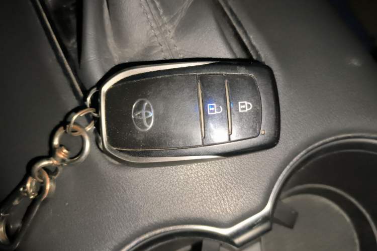 Used Toyota Harrier 2022 2.0L CVT Two-Wheel Drive Deluxe Edition