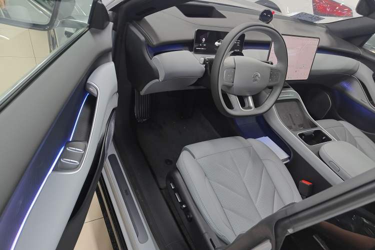 Used Nio ET5 2025 75 kWh Driver Seat