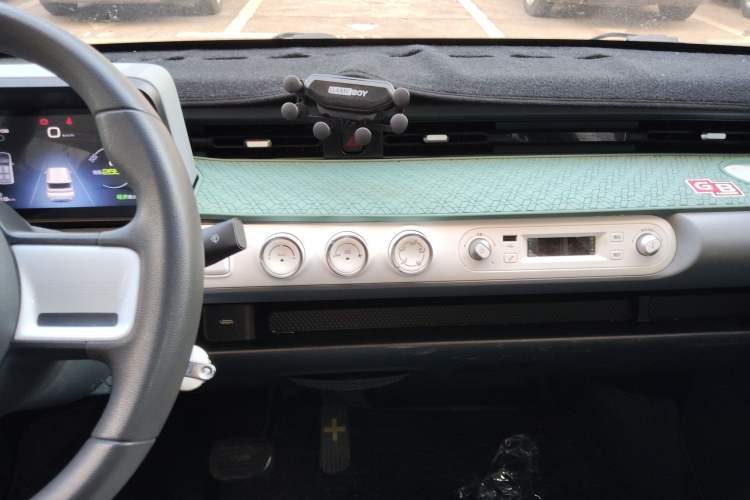 Used Wuling Hongguang MINIEV 2022 GAMEBOY 300km Enthusiast Model with Lithium Iron Phosphate