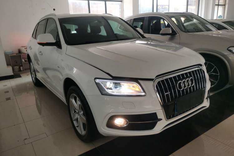 Used Audi Q5 2018 Collector's Edition 40 TFSI Ambition Model
