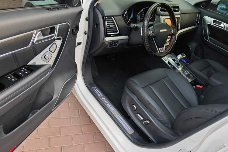 Used Haval H6 Coupe 2017 Red-Label 2.0T Automatic Two-Wheel Drive Elite Model
