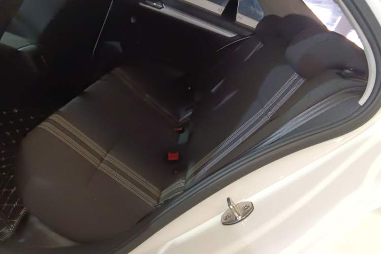 Used Volkswagen Lamando 2015 230TSI DSG Fashion Edition
