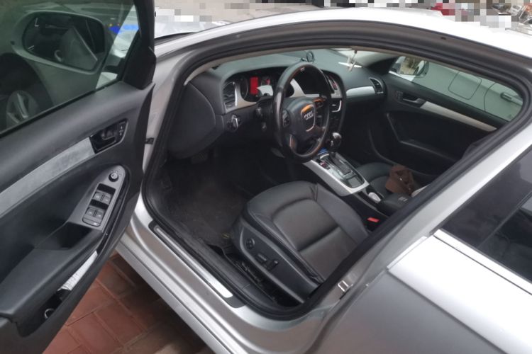 Used Audi A4L 2012 2.0 TFSI automatic standard version Driver Seat