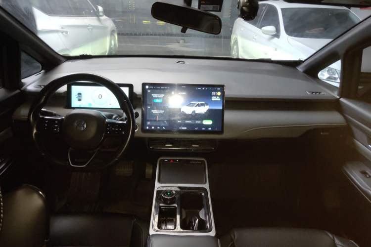 Used Hycan Z03 2022 510 km Range Trendy Cool Version 135 kW 63.98 kWh
