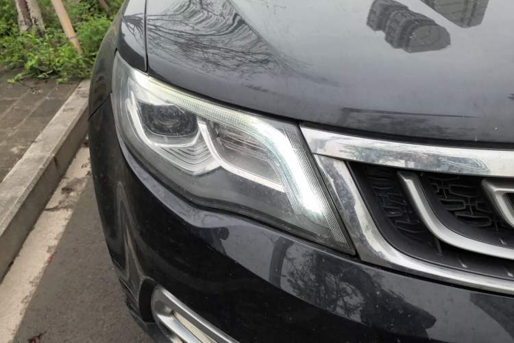 Used Geely Auto Emgrand X7 Sport 2016 1.8TD Automatic Smart Model Right Front Headlight