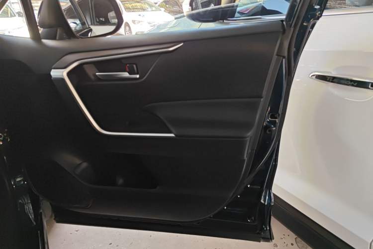 Used Toyota Wildlander 2020 Dual-Motor 2.5L E-CVT Four-Wheel Drive Luxury Edition