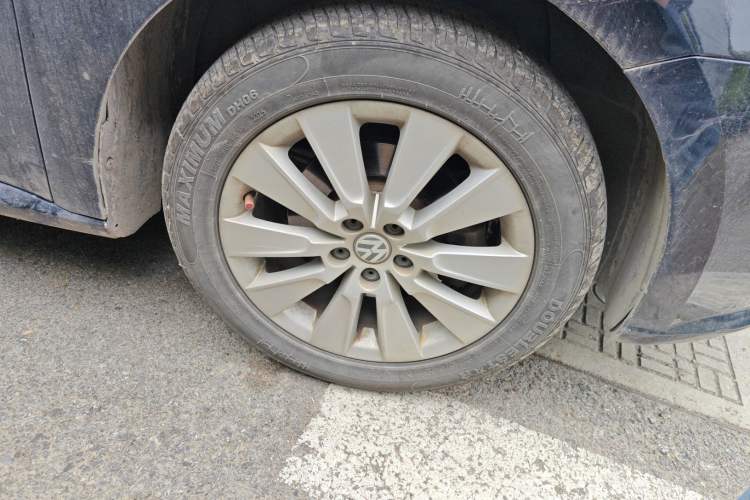 Used Volkswagen Lavida 2013 Restyled Classic 1.6L Manual Comfort Edition