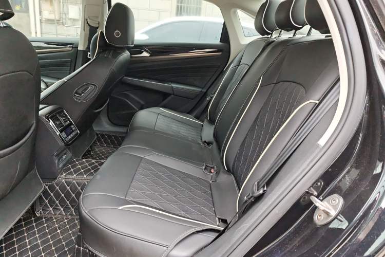 Used Volkswagen Passat 2020 330TSI Elite Edition China VI
