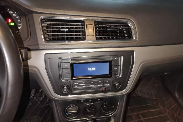 Used Volkswagen Lavida 2017 1.6L Automatic Comfort Edition
