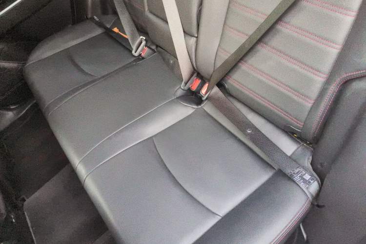 Used Toyota Wildlander New Energy 2021 High-Performance Edition 2.5L Four-Wheel Drive Powerful Version Left Rear Seat