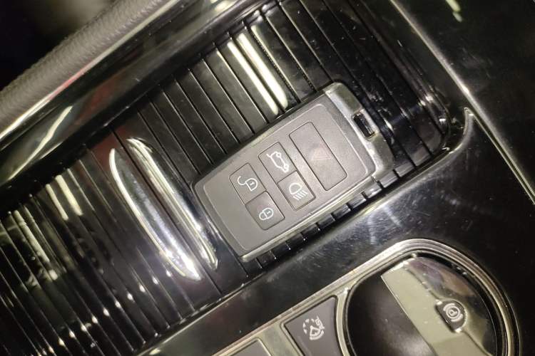 Used Jaguar XJ 2016 XJL 2.0T Two-Wheel-Drive Elegant Business Edition