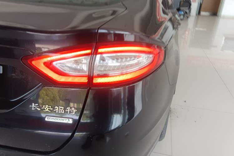 Used Ford Mondeo 2013 2.0L GTDi 200 Fashion Edition Exterior 3