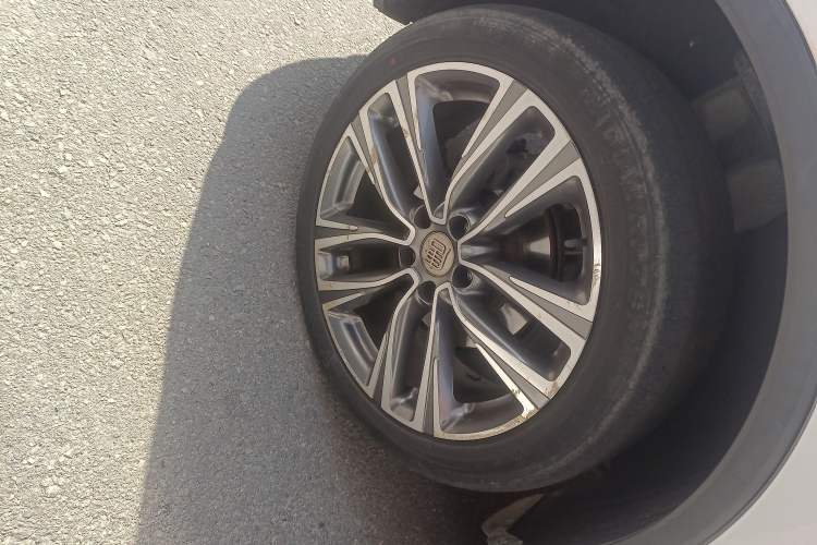 Used BYD Tang 2018 2.0T Automatic SmartConnect Luxury Version 7 Seats China V Standard