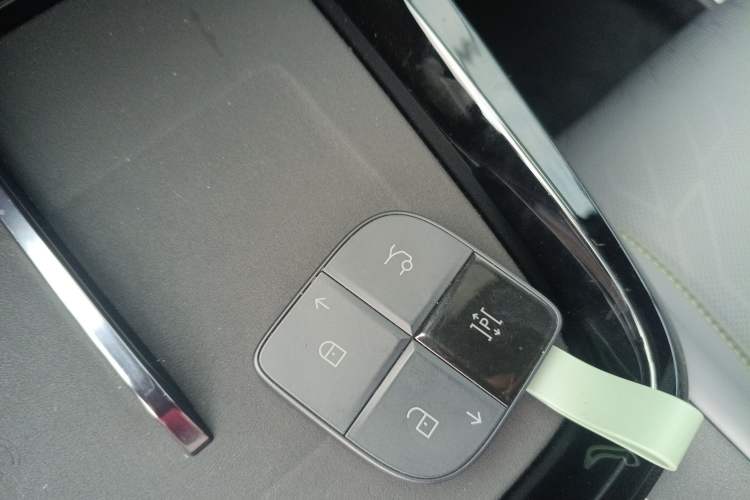 Used Lynk & Co 08 EM-P 2025 245km Ultra-Long Range Halo
