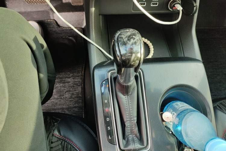 Used Honda Civic 2023 HATCHBACK 240TURBO CVT Zhiyue Edition Gear Lever