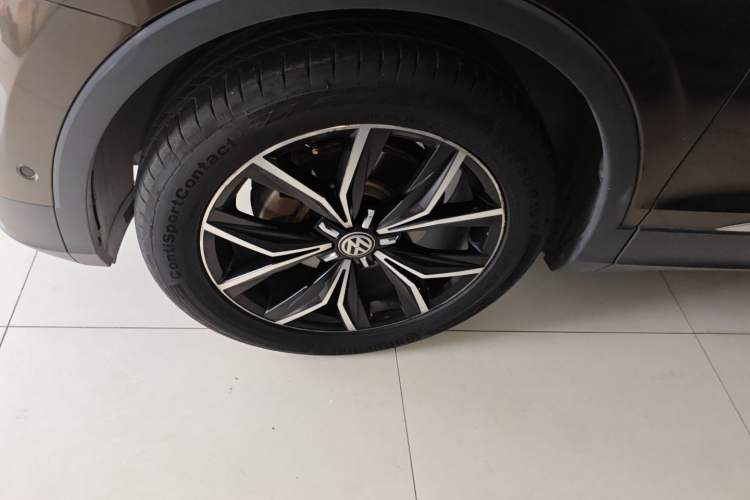 Used Volkswagen Tiguan L 2017 380TSI Automatic All-Wheel Drive Supreme Flagship Edition Left Front Wheel Hub