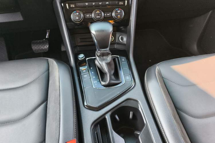 Used Volkswagen Tiguan L 2021 330TSI Automatic Two-Wheel Drive Smart Edition
