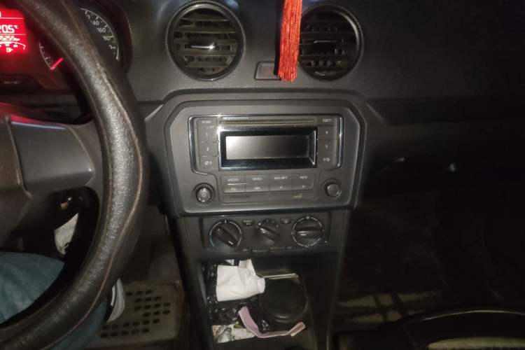 Used Volkswagen Jetta 2015 Value Edition 1.6L Manual Fashionable Style
