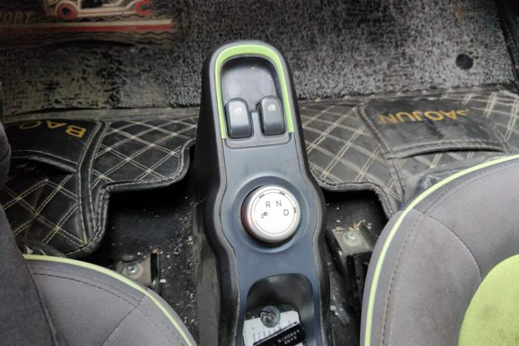 Used Baojun E100 2019 250KM Smart Drive Edition Gear Lever