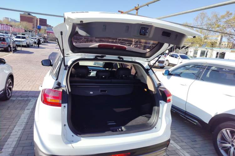 Used Geely Auto Emgrand X7 Sport 2018 1.8TD Automatic Two-Wheel Drive Smart Connect 4G Internet Edition