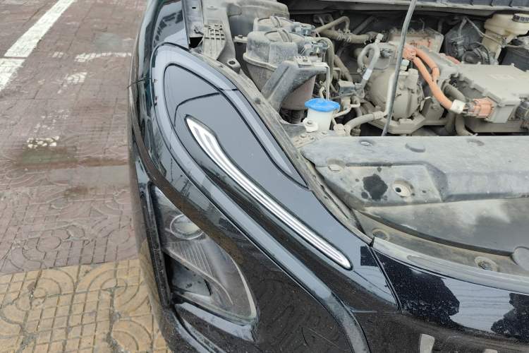 Used Hongqi E-QM5 2023 Base Travel Edition