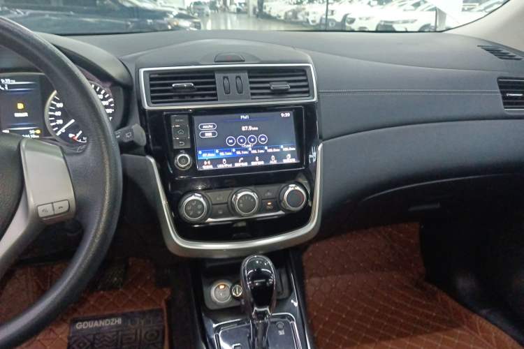 Used Nissan Tiida 2016 1.6L CVT Smart Drive Edition Audio And AC Panel