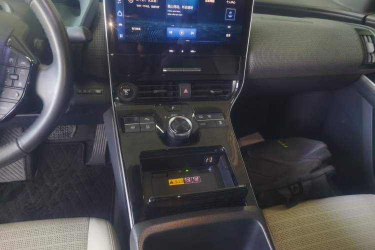 Used Toyota FAW bZ4X 2022 Two-Wheel Drive Long-Range PRO Version Gear Lever