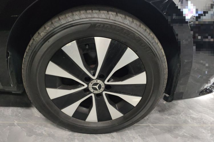 Used Mercedes-Benz Vito 2021 2.0T Elite Version 7 Seats Right Front Wheel Hub