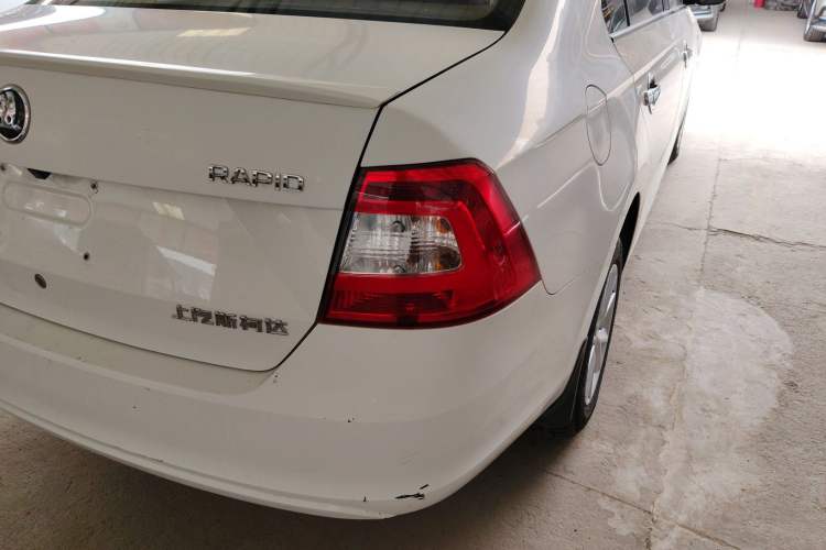 Used Skoda Rapid 2016 1.6L Manual Front-Wheel-Drive Version