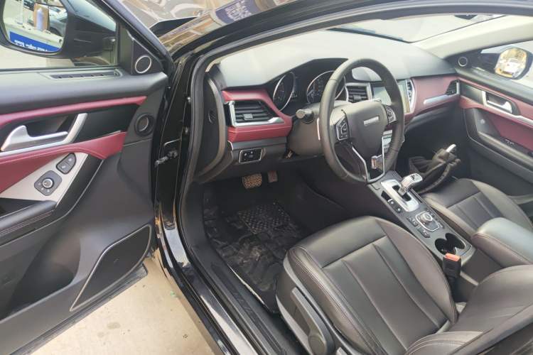 Used Haval H6 Coupe 2019 1.5T Automatic Two-Wheel Drive Luxury Smart Connectivity Version China VI Standard