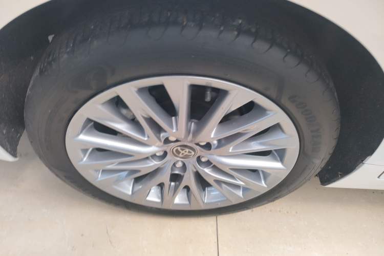 Used Toyota Avalon 2024 Dual-Engine 2.5L XLE Premium Edition Right Rear Wheel Hub