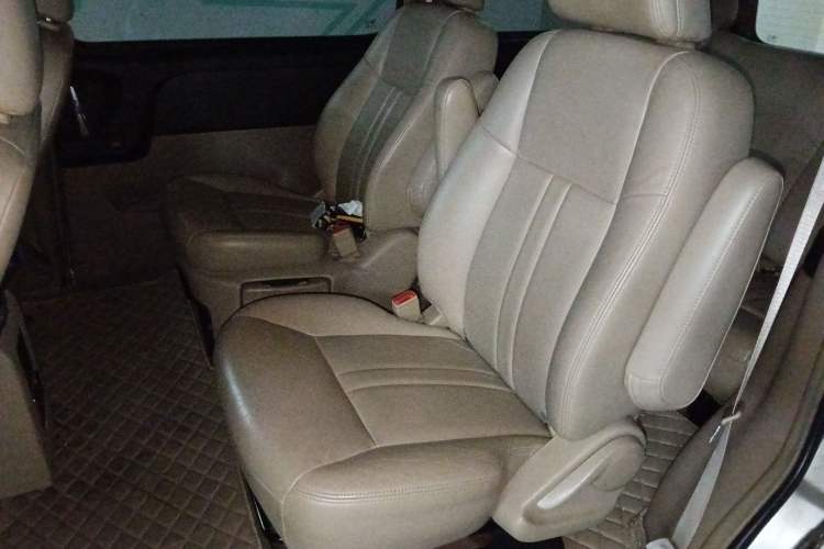 Used Buick GL8 2013 2.4L Executive Edition Left Rear Seat