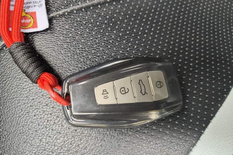 Used Geometry E Firefly 2024 301km Starlight
