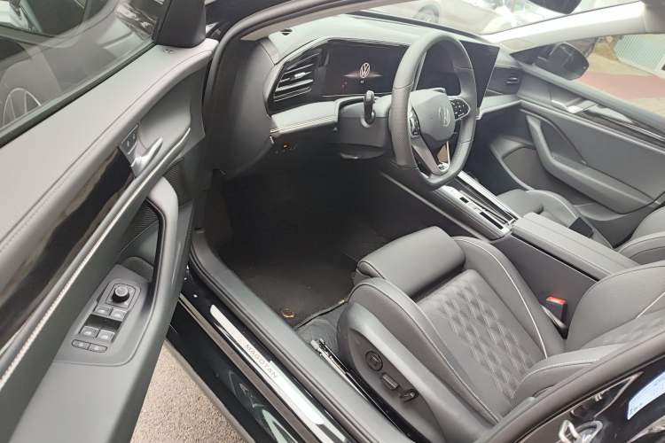 Used Volkswagen Magotan 2024 380TSI DSG Prestige Edition DaMai Package Driver Seat