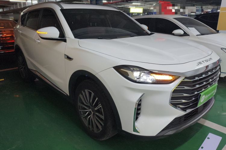 Used JETOUR X70 PLUS 2023 1.5T DCT Ziqiang PRO 7-Seater Front Right 45 Deg