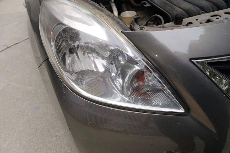 Used Nissan Sunny 2011 1.5XE CVT Comfort Edition Right Front Headlight