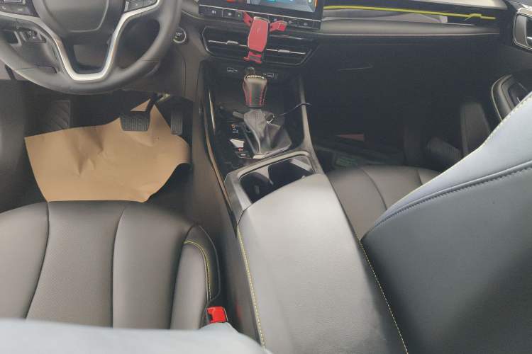 Used Roewe i5 2021 1.5L CVT Diamond Edition
