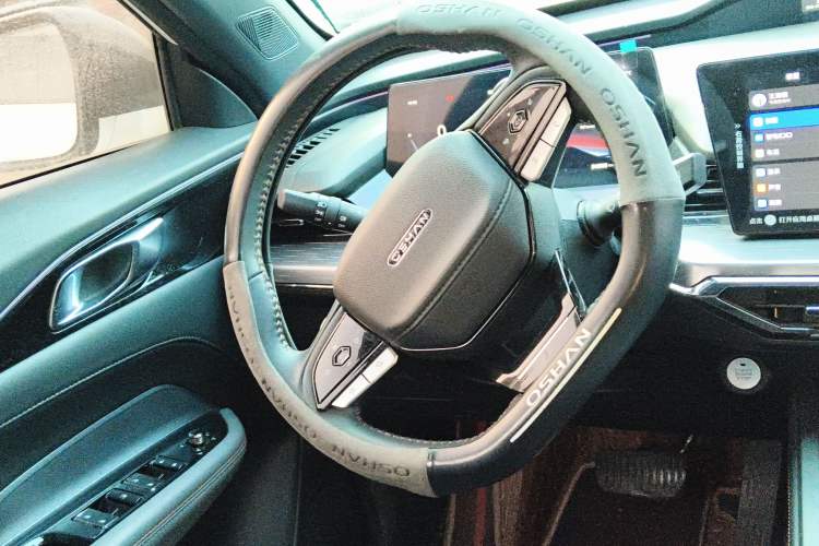 Used Oshan Z6 New Energy 2023 ZhiDian iDD 150KM Flagship PLUS Smart Parking Edition