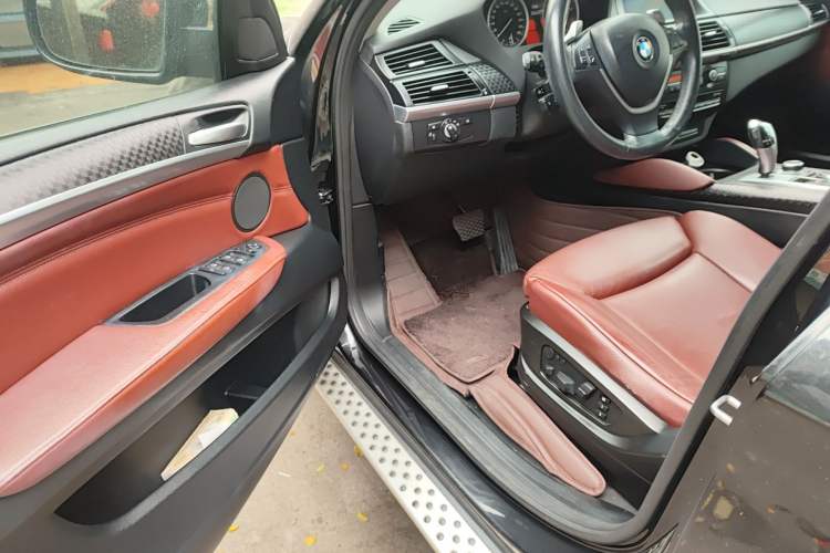 Used BMW X6 2011 xDrive35i Middle East version Driver Seat