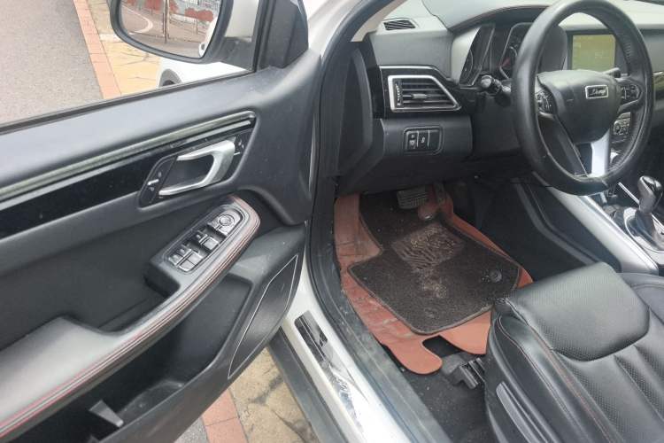 Used Zotye Domy X5 2017 Upgraded Model 1.5T CVT ZhiXian Edition Driver Seat