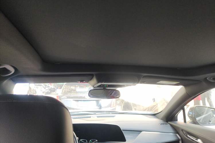 Used Cadillac XT4 2024 28T Two-Wheel-Drive Luxury Version