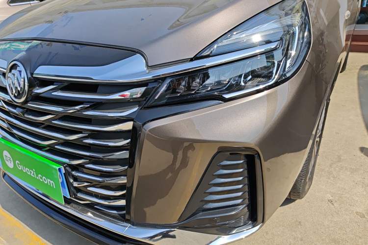 Used Buick GL8 2023 Land Executive Class Comfort Model