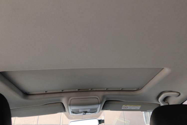 Used Volkswagen Sagitar 2014 Revised Version 1.6L Automatic Comfort Edition Headliner