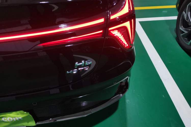 Used Hongqi H6 2024 2.0T ZhiMei Edition
